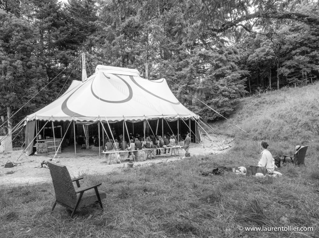 Association Senoïs - Le K-Fé Cirk, un lieu culturel éphémère en Haute-Loire
